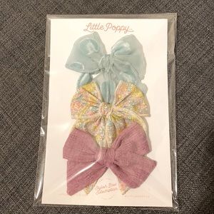 Little poppy bows